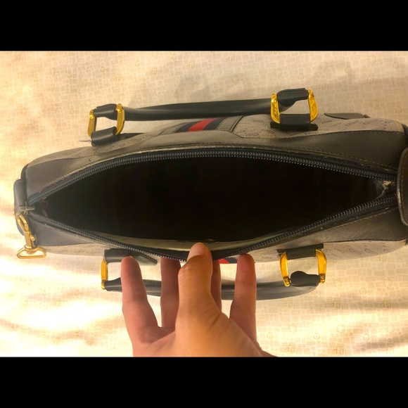 Closet cleanup! Gucci Boston satchel classic. - Picture 5 of 13
